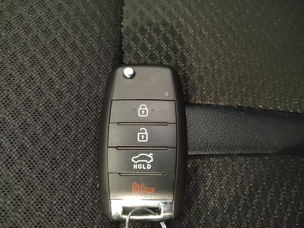 2018 Kia Optima in Tampa, FL 33612 - 18080384 32