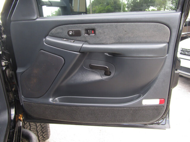 2002 GMC Sierra 2500 in Tampa, FL 33604-6914 - 18080396 15