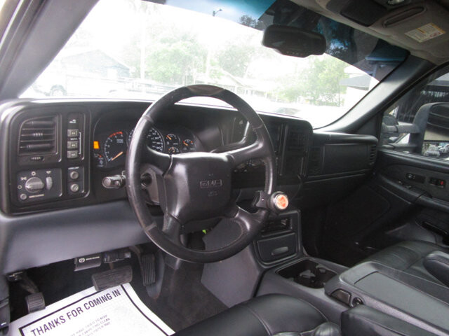 2002 GMC Sierra 2500 in Tampa, FL 33604-6914 - 18080396 12