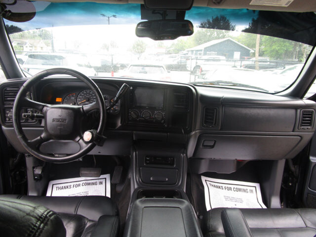 2002 GMC Sierra 2500 in Tampa, FL 33604-6914 - 18080396 3