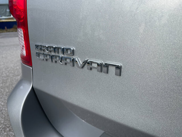 2019 Dodge Grand Caravan in Baltimore, MD 21225 - 18080397 10