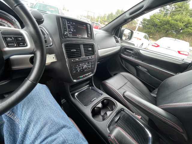 2019 Dodge Grand Caravan in Baltimore, MD 21225 - 18080397 43