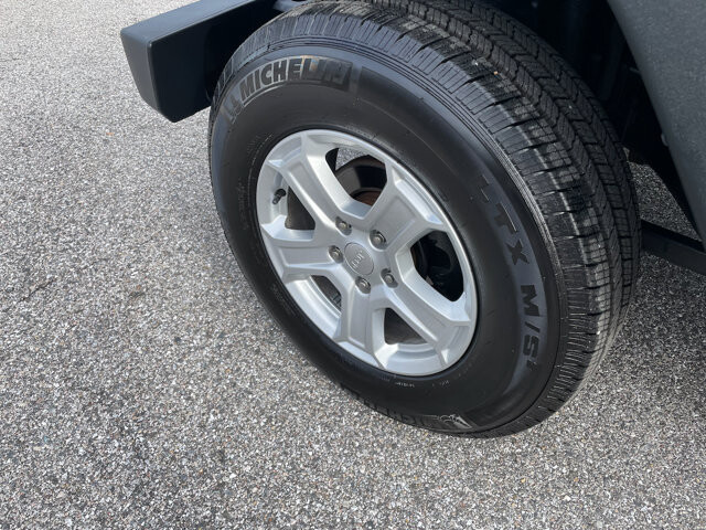 2015 Jeep Wrangler in Baltimore, MD 21225 - 18080399 16