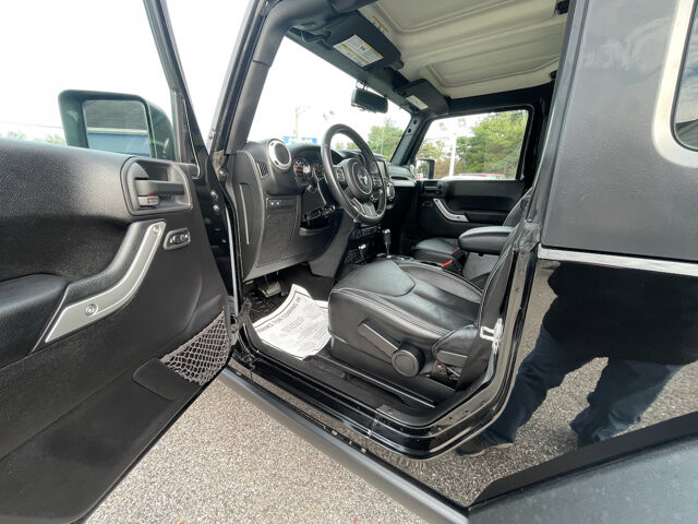 2015 Jeep Wrangler in Baltimore, MD 21225 - 18080399 31