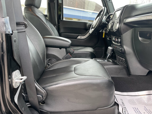 2015 Jeep Wrangler in Baltimore, MD 21225 - 18080399 25