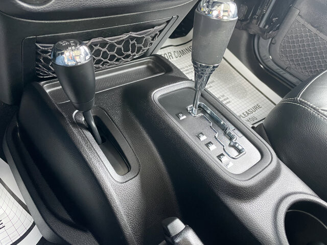 2015 Jeep Wrangler in Baltimore, MD 21225 - 18080399 43