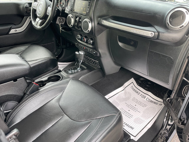 2015 Jeep Wrangler in Baltimore, MD 21225 - 18080399 26