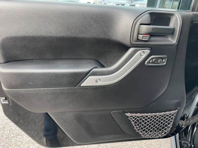 2015 Jeep Wrangler in Baltimore, MD 21225 - 18080399 36