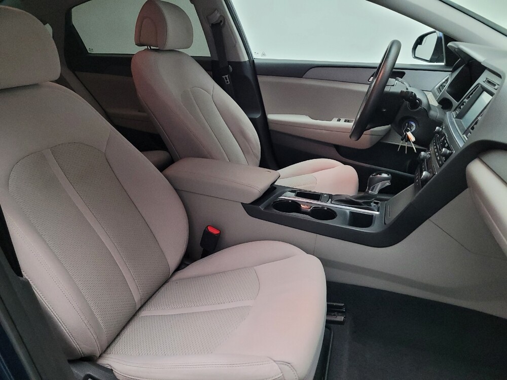 2017 Hyundai Sonata in Bakersfield, CA 93309 - 18080415 21