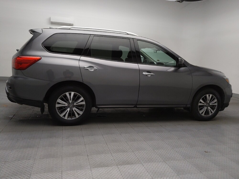 2019 Nissan Pathfinder in Lewisville, TX 75067 - 18080437 10