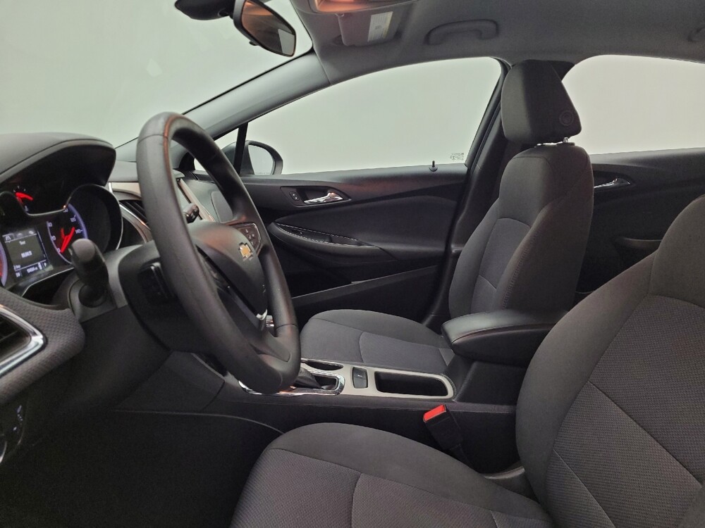 2019 Chevrolet Cruze in Maple Heights, OH 44137 - 18080445 17