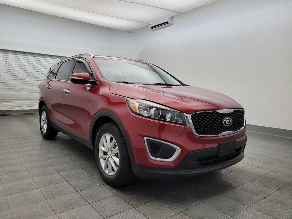 2018 Kia Sorento in Glendale, AZ 85301 - 18080460 13