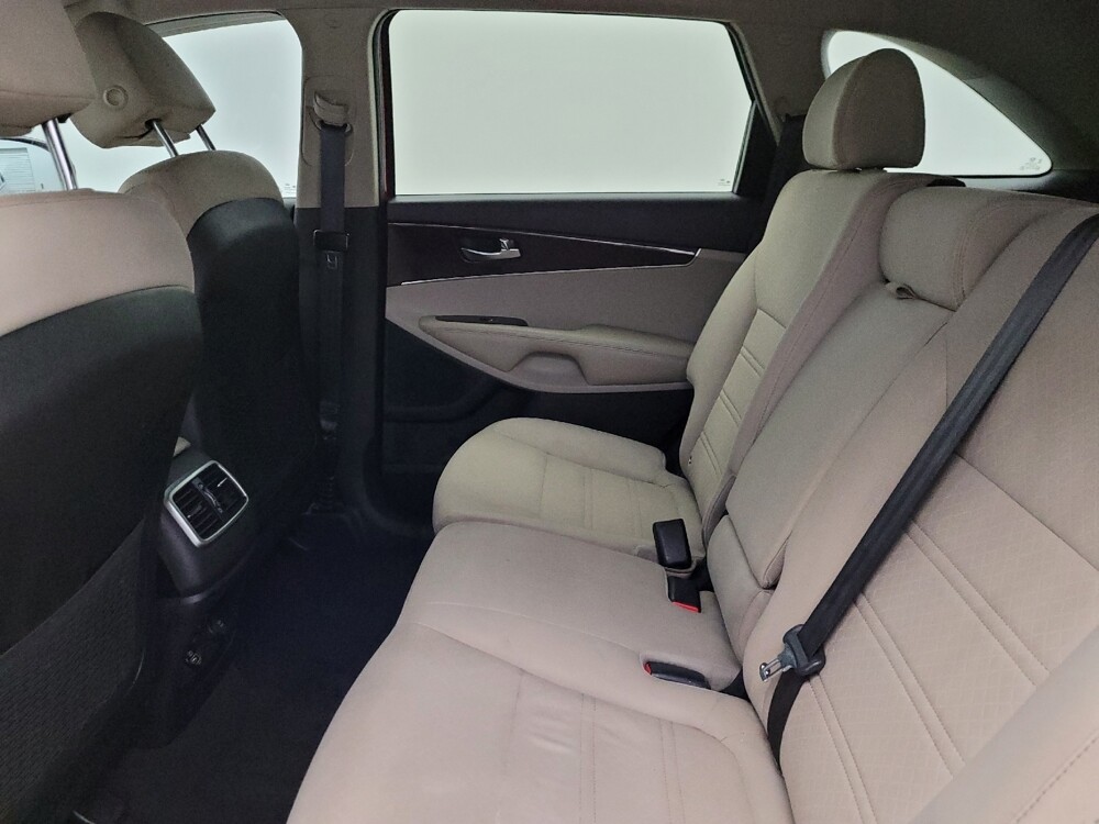 2018 Kia Sorento in Glendale, AZ 85301 - 18080460 18