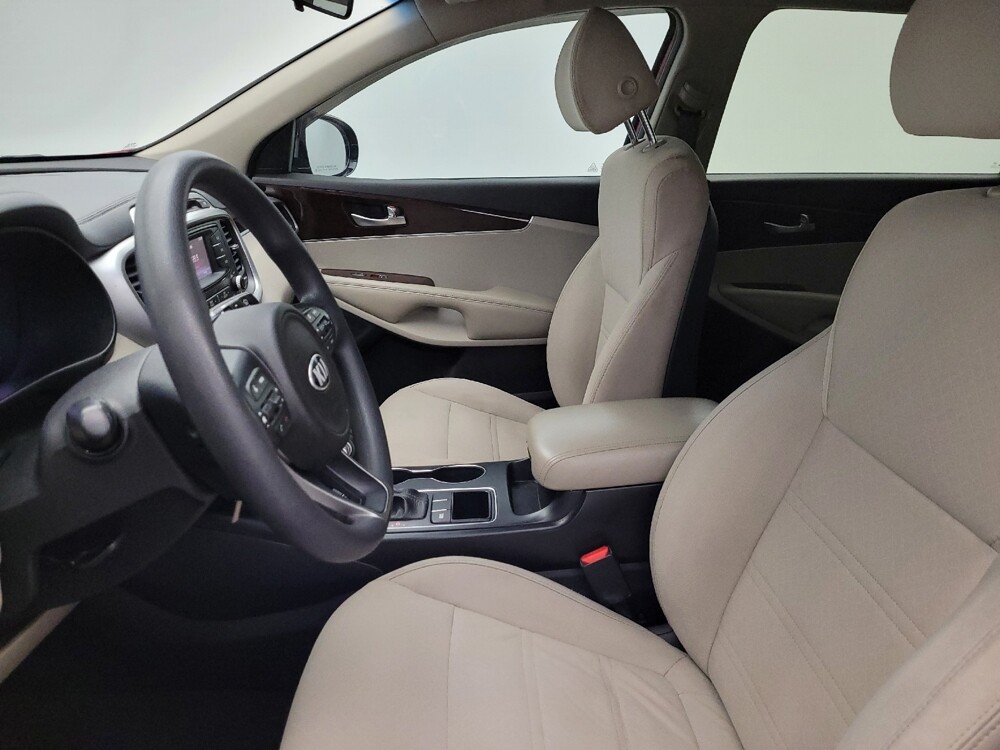2018 Kia Sorento in Glendale, AZ 85301 - 18080460 17