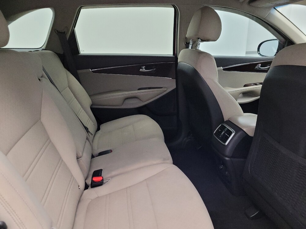 2018 Kia Sorento in Glendale, AZ 85301 - 18080460 19