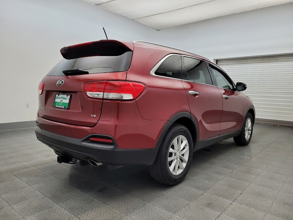 2018 Kia Sorento in Glendale, AZ 85301 - 18080460 9