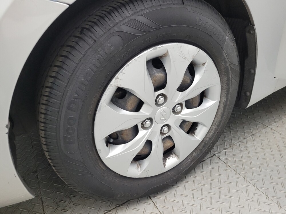 2017 Hyundai Accent in Mesa, AZ 85210 - 18080461 31