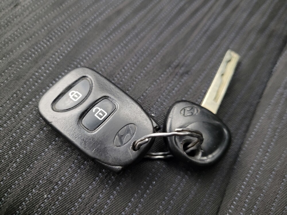 2017 Hyundai Accent in Mesa, AZ 85210 - 18080461 32