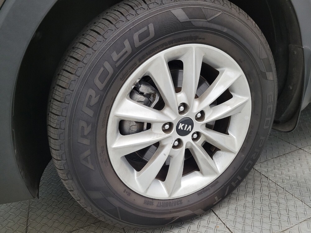 2019 Kia Sorento in Mesa, AZ 85210 - 18080463 31