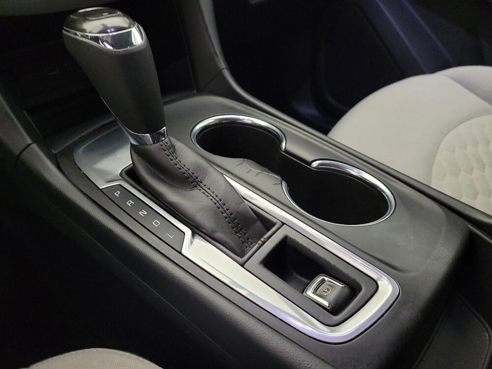 2019 Chevrolet Equinox in Glendale, AZ 85301 - 18080464 26