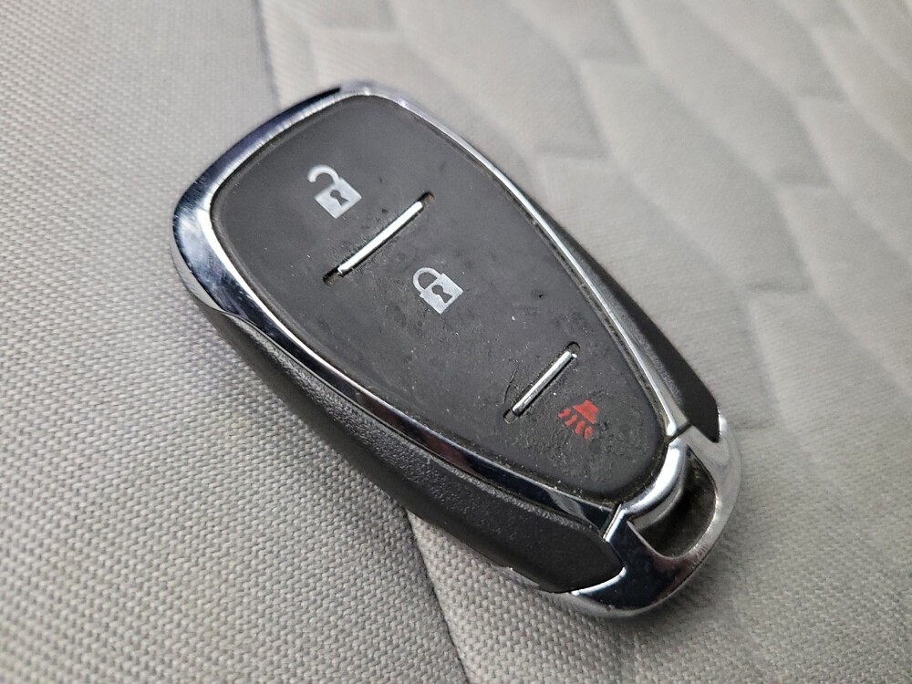 2019 Chevrolet Equinox in Glendale, AZ 85301 - 18080464 32