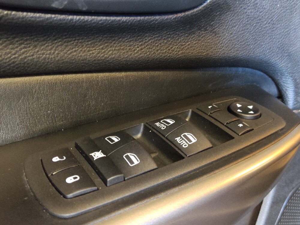 2020 Jeep Cherokee in Clearwater, FL 33764 - 18080472 27