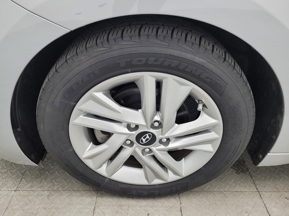 2020 Hyundai Elantra in Greenville, SC 29607 - 18080516 31