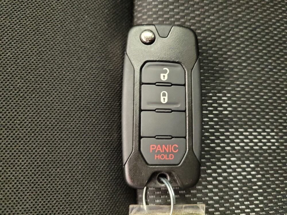 2015 Jeep Renegade in Miamisburg, OH 45342 - 18080565 32