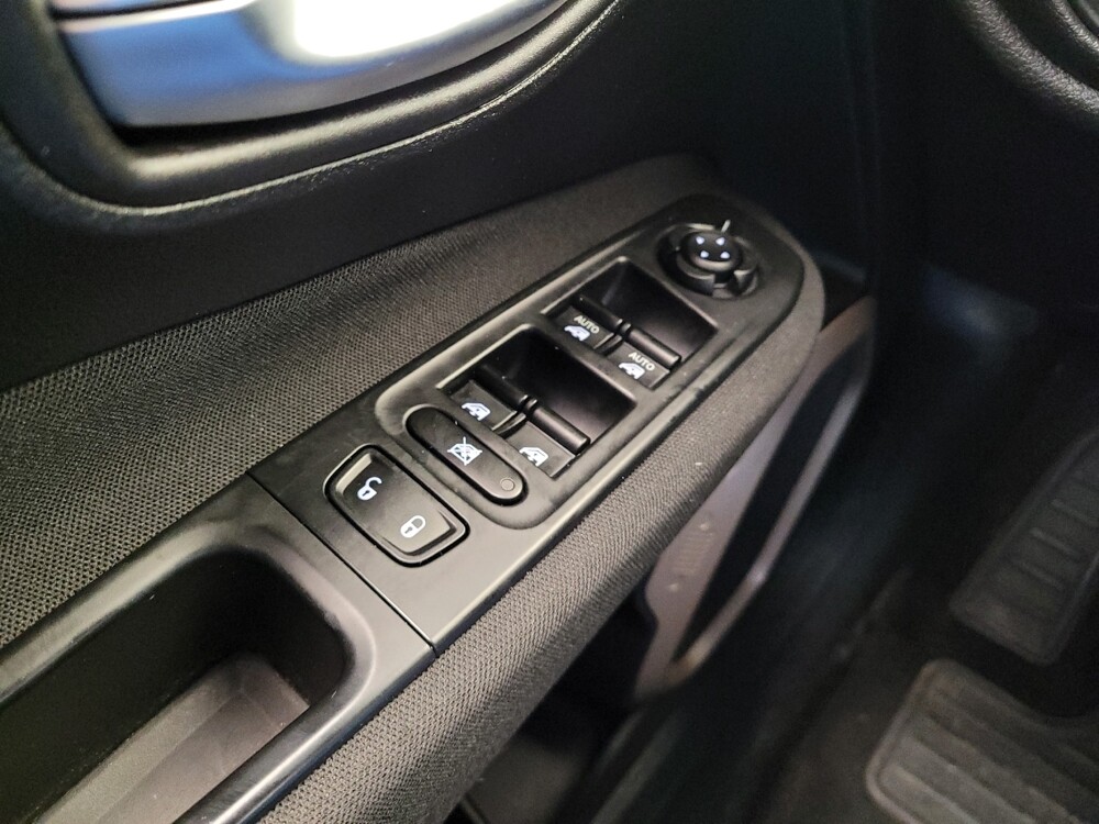 2015 Jeep Renegade in Miamisburg, OH 45342 - 18080565 27