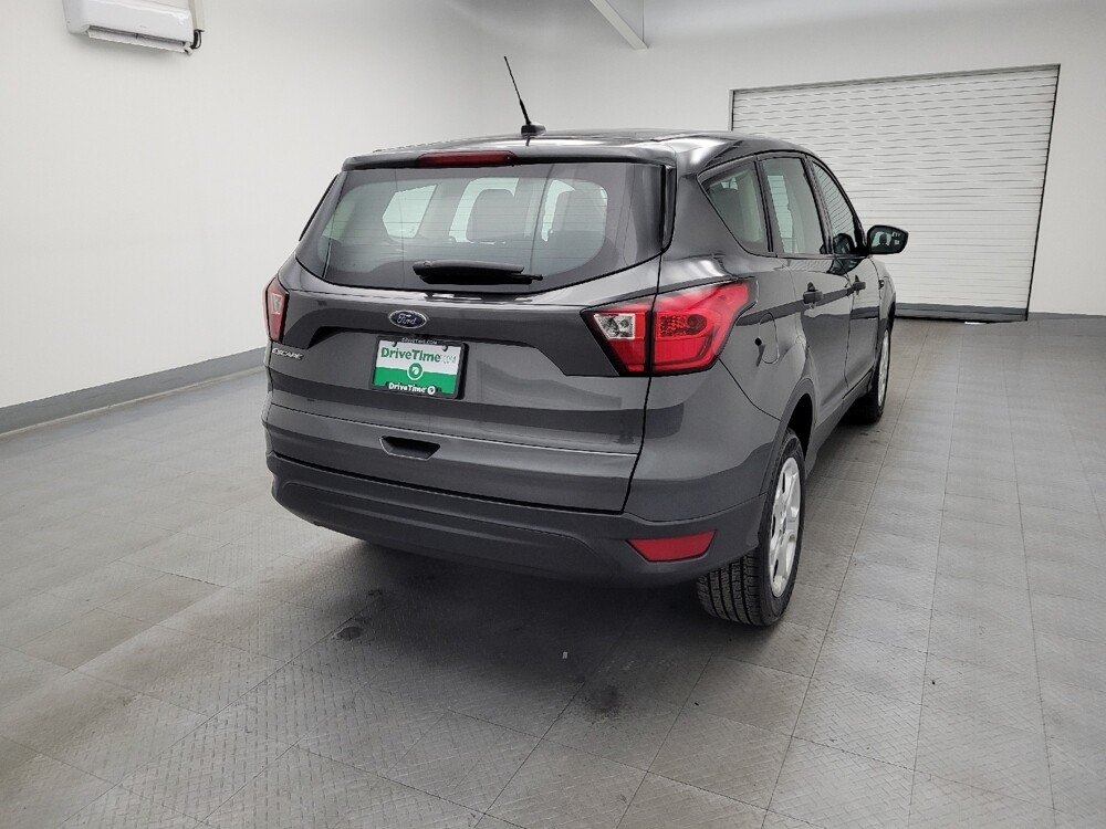 2019 Ford Escape in Miamisburg, OH 45342 - 18080576 7