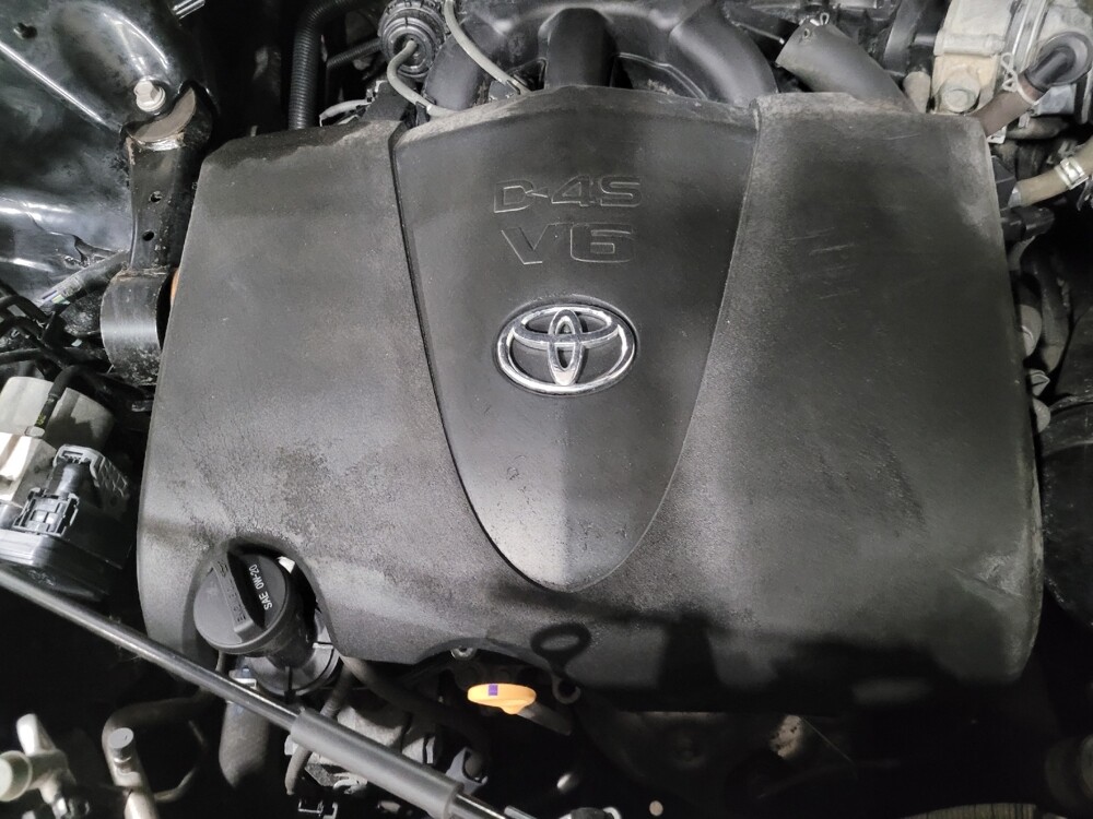 2019 Toyota Highlander in Plymouth Meeting, PA 19462 - 18080585 30