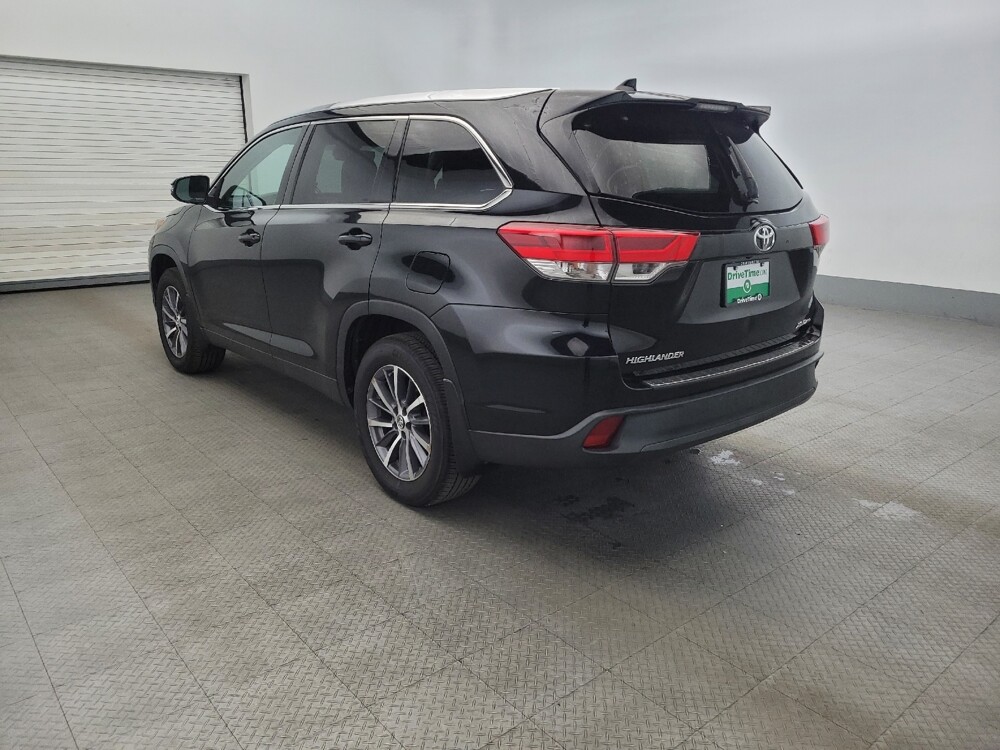 2019 Toyota Highlander in Plymouth Meeting, PA 19462 - 18080585 5