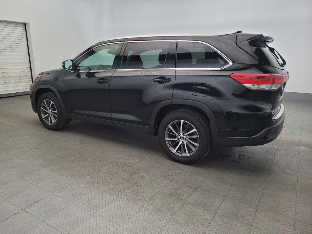 2019 Toyota Highlander in Plymouth Meeting, PA 19462 - 18080585 3