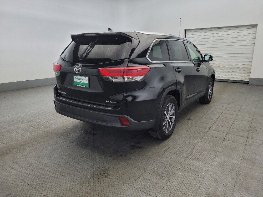 2019 Toyota Highlander in Plymouth Meeting, PA 19462 - 18080585 9