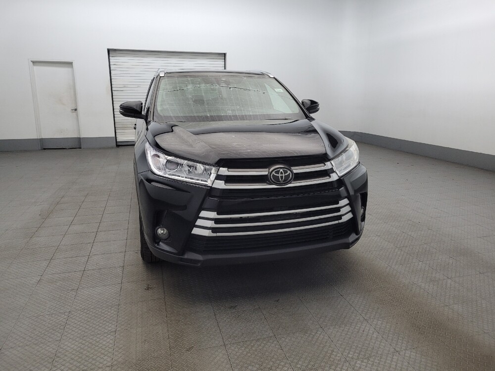 2019 Toyota Highlander in Plymouth Meeting, PA 19462 - 18080585 14