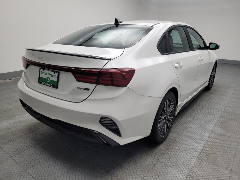 2022 Kia Forte in Peoria, IL 61615 - 18080605 9