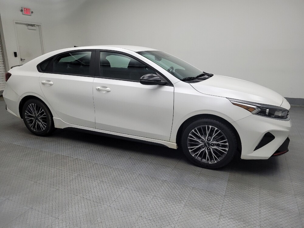 2022 Kia Forte in Peoria, IL 61615 - 18080605 11