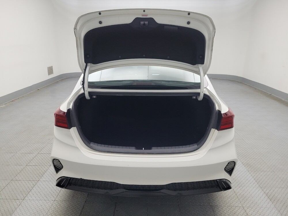 2022 Kia Forte in Peoria, IL 61615 - 18080605 29