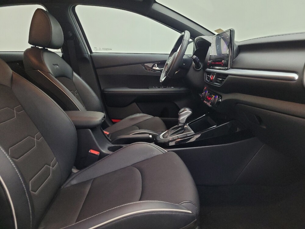 2022 Kia Forte in Peoria, IL 61615 - 18080605 21