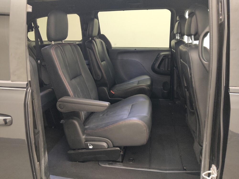 2017 Dodge Grand Caravan in St. Louis, MO 63125 - 18080662 19