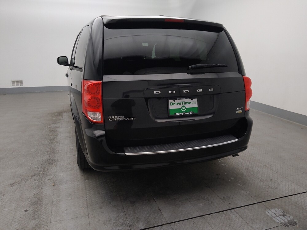 2017 Dodge Grand Caravan in St. Louis, MO 63125 - 18080662 6