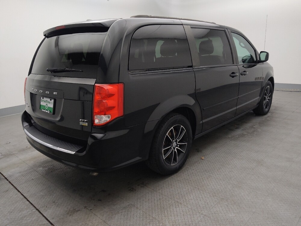2017 Dodge Grand Caravan in St. Louis, MO 63125 - 18080662 10