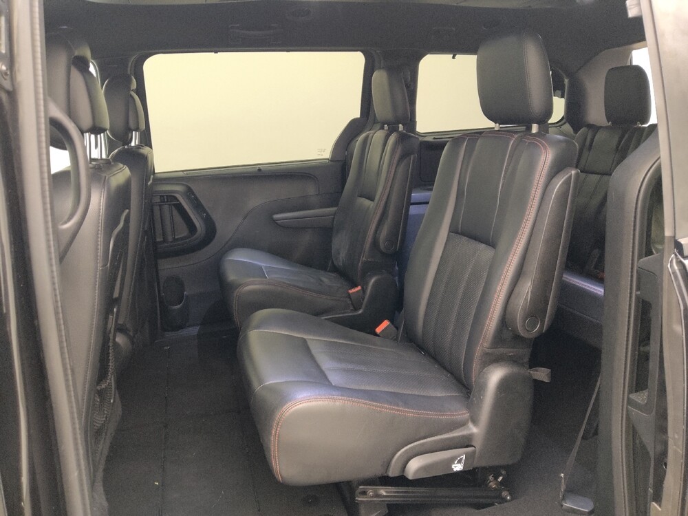 2017 Dodge Grand Caravan in St. Louis, MO 63125 - 18080662 18