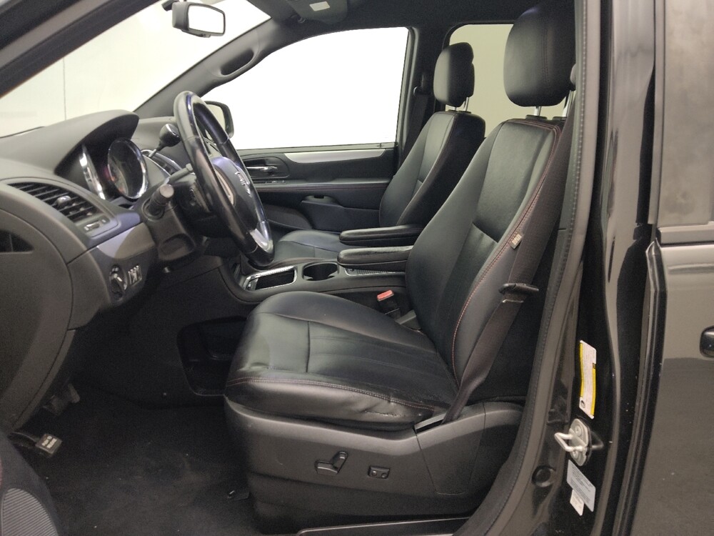 2017 Dodge Grand Caravan in St. Louis, MO 63125 - 18080662 17