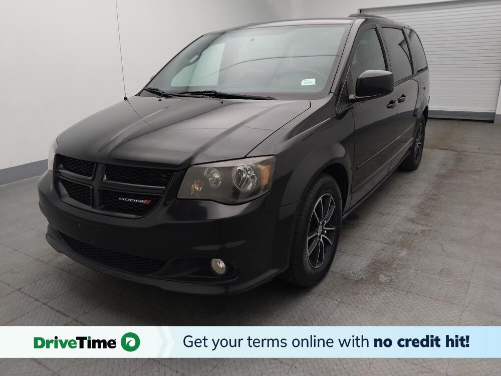 2017 Dodge Grand Caravan in St. Louis, MO 63125 - 18080662