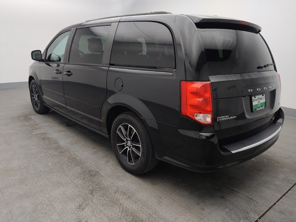2017 Dodge Grand Caravan in St. Louis, MO 63125 - 18080662 3