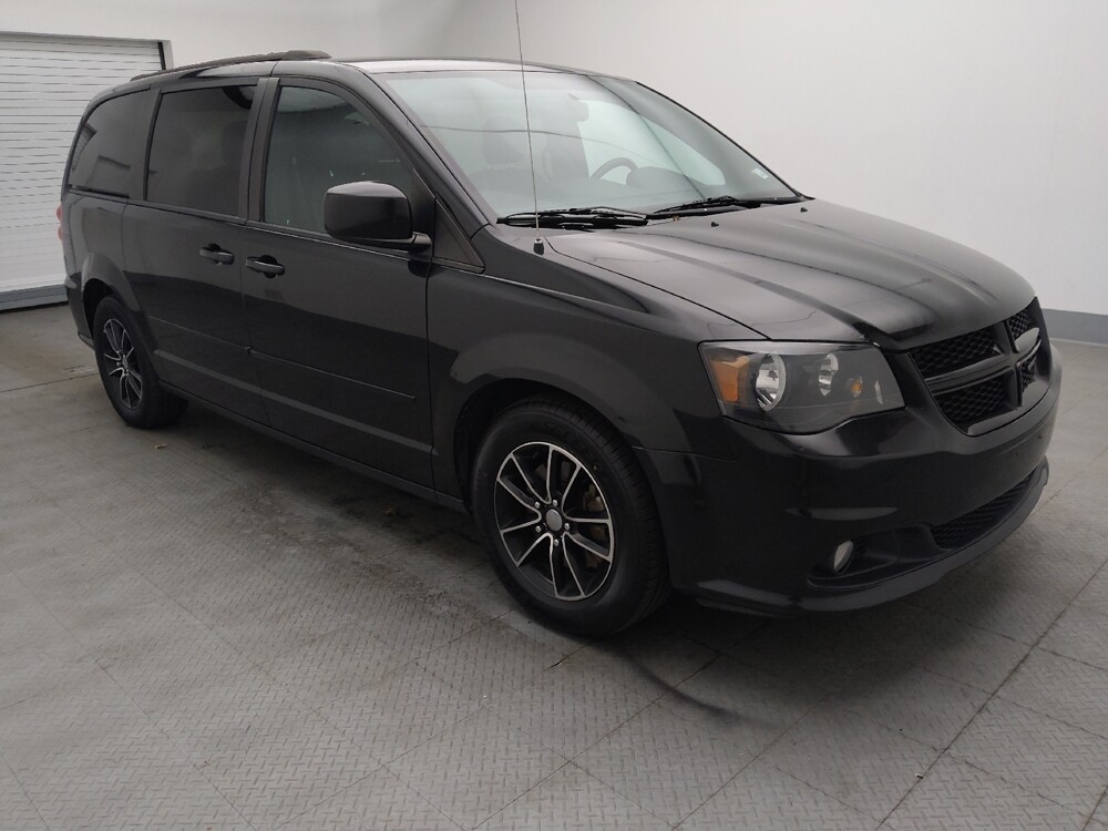 2017 Dodge Grand Caravan in St. Louis, MO 63125 - 18080662 11