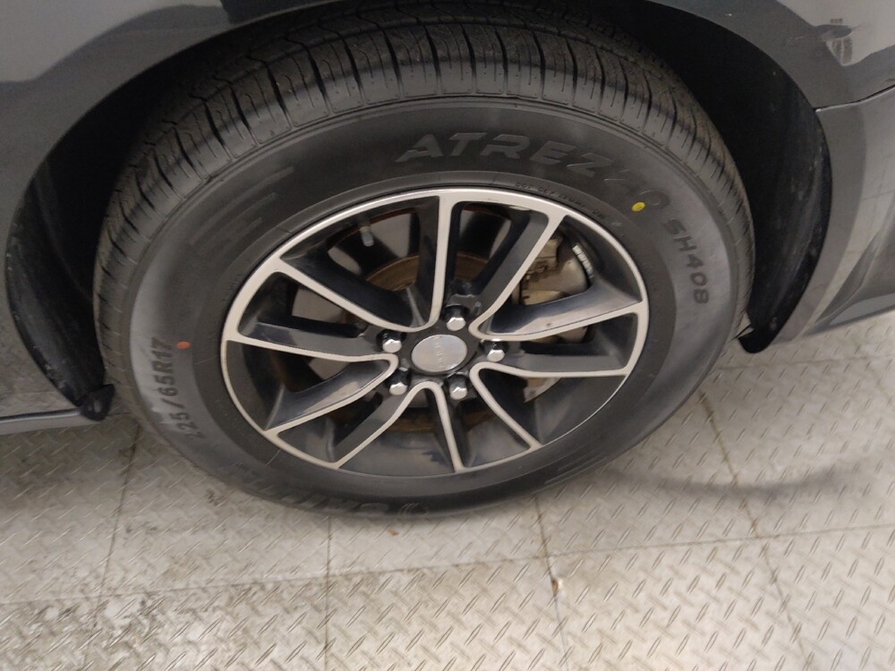 2017 Dodge Grand Caravan in St. Louis, MO 63125 - 18080662 31