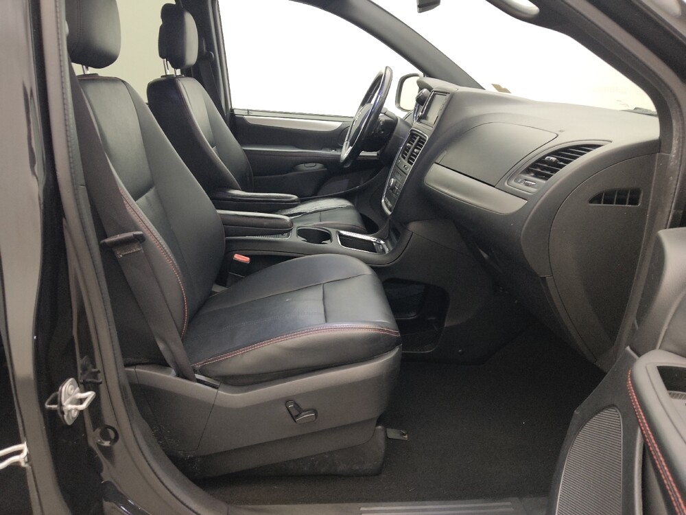 2017 Dodge Grand Caravan in St. Louis, MO 63125 - 18080662 21