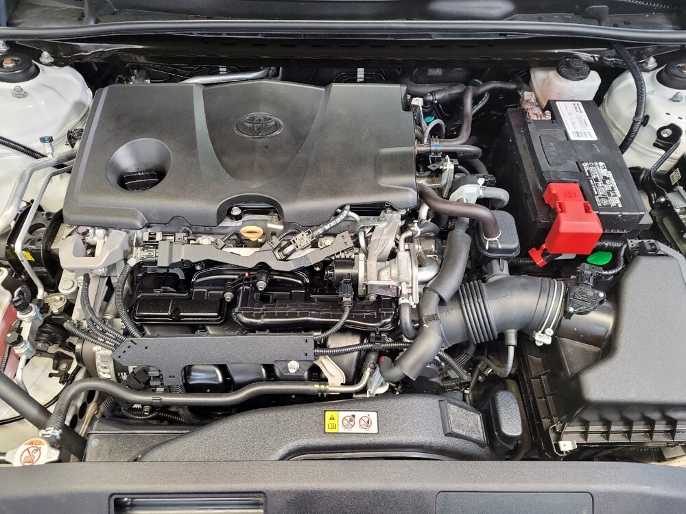 2020 Toyota Camry in Miamisburg, OH 45342 - 18080664 30